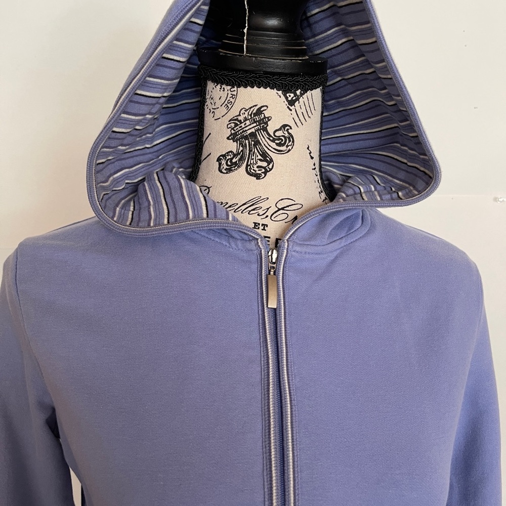 JM Petite jacket has a metal zipper